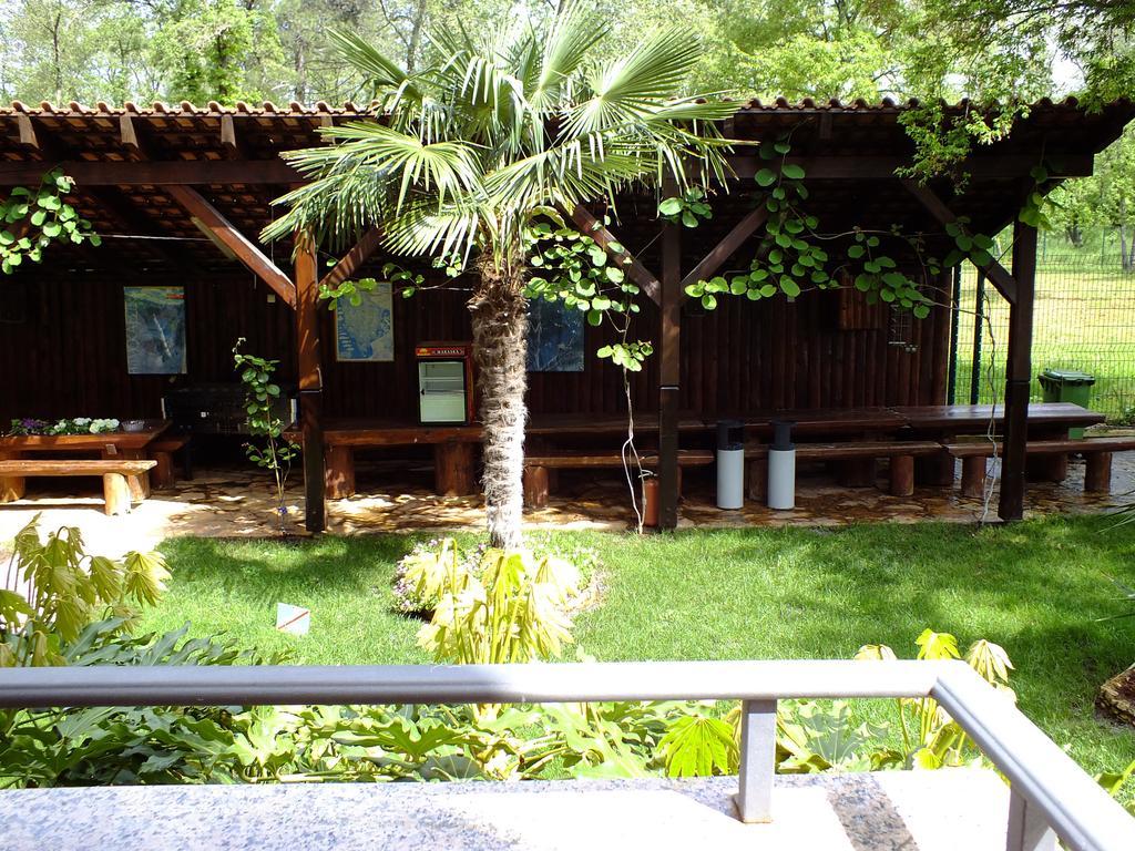 Aqua Family Apartments Karigador Camera foto