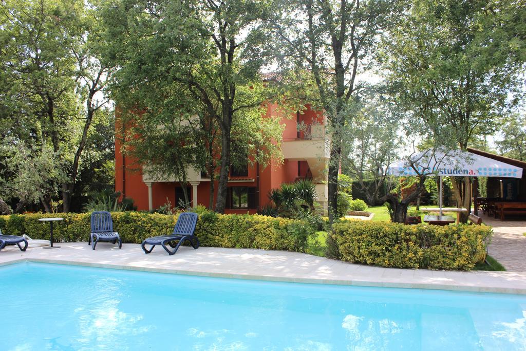 Aqua Family Apartments Karigador Esterno foto